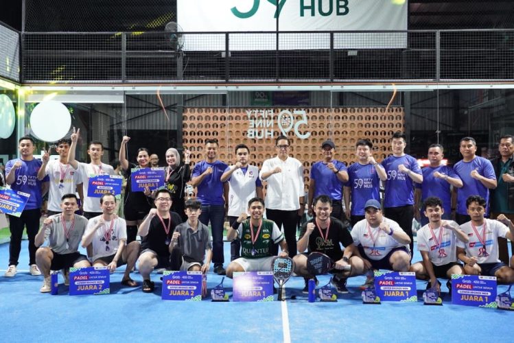 Tutup Turnamen Padel, Rico Waas Gaungkan Semangat Hidup Sehat
