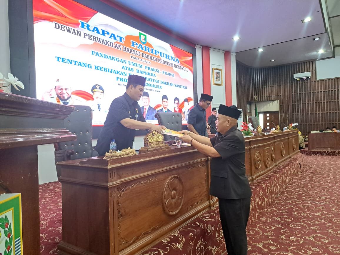 Delapan Fraksi DPRD Bahas Raperda Sanitasi, Pemprov Bengkulu Perkuat Sinergi untuk Lingkungan Sehat dan Layanan Dasar Berkualitas