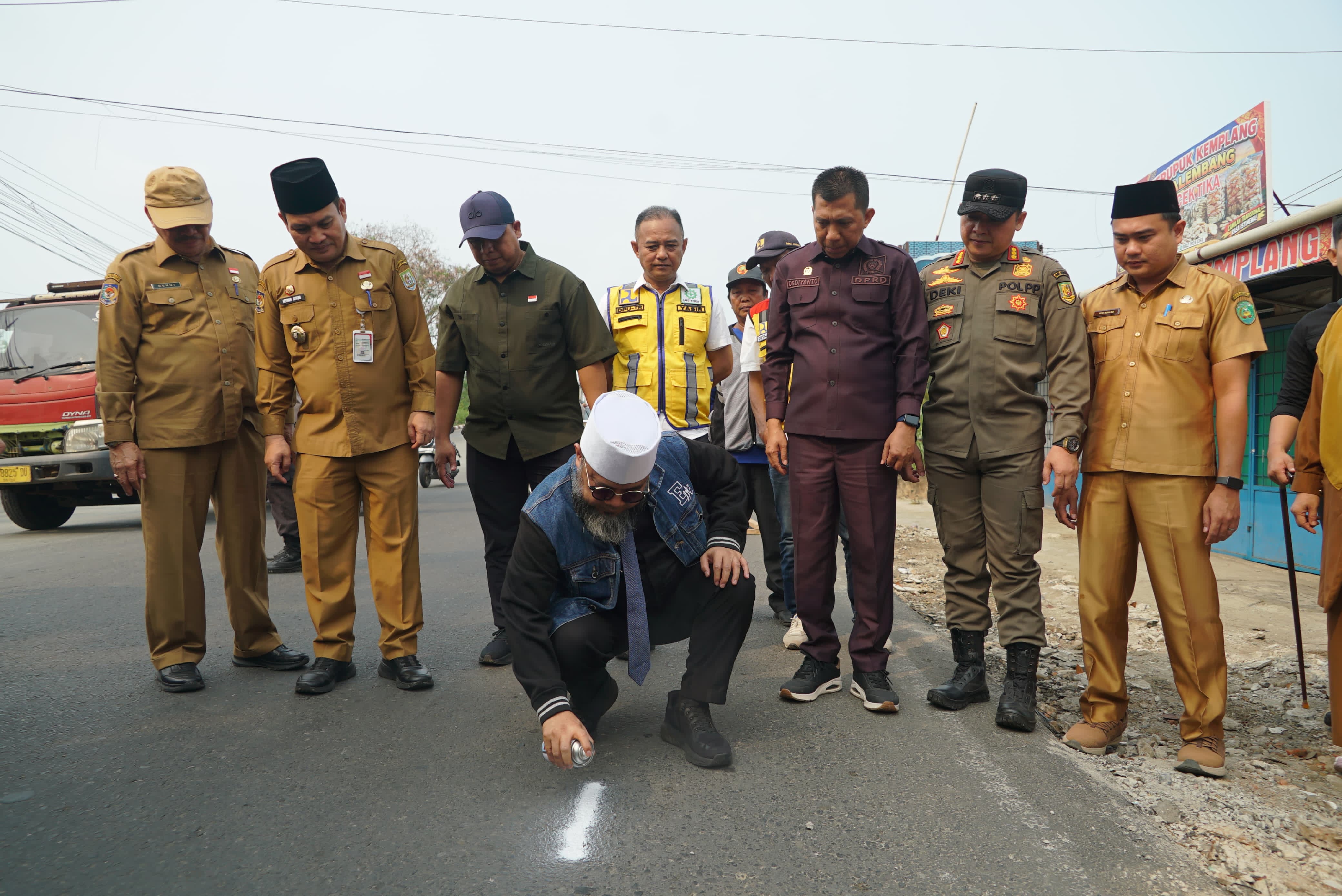 Mulai Titik Nol Jalan Rawa Makmur, Gubernur Helmi Hasan Targetkan Banjir Teratasi dengan Anggaran Rp20 Miliar