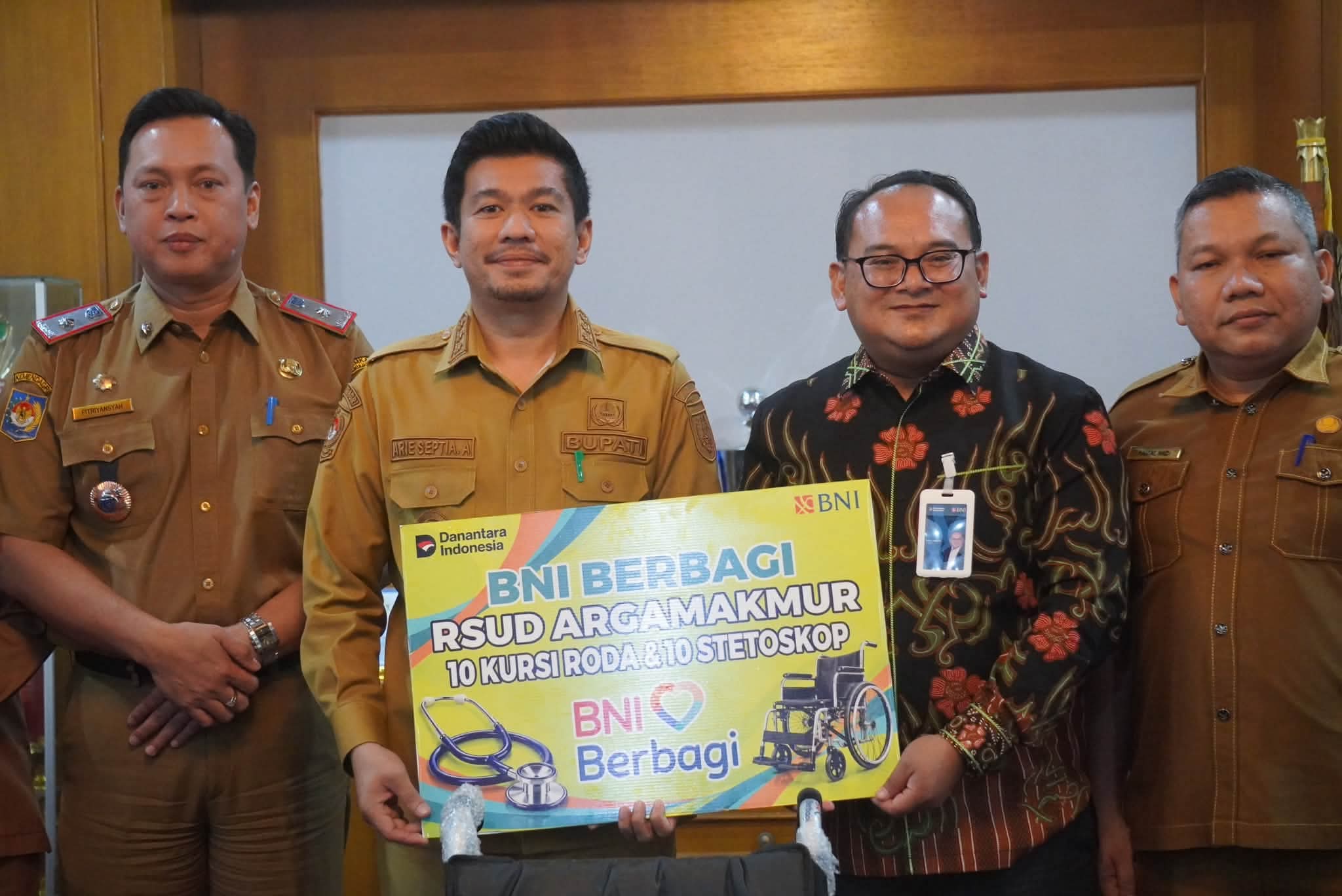 Area Head BNI Sumsel-Bengkulu Silahturahmi ke Bupati Bengkulu Utara, Serahkan Bantuan CSR